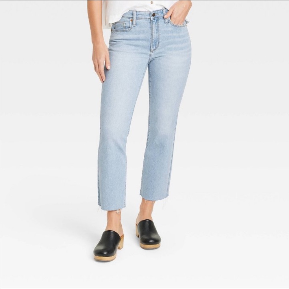 Universal Thread high rise boot cut Jean light wash